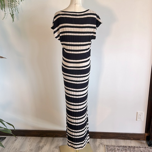 Ribbed Knit Black & Cream Striped Maxi Dress – V-Neck Cap Sleeve Side Slit Sz M - Picture 2 of 7